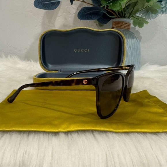 GUCCI Tortoise Shell Sunglasses - Picture 15 of 15